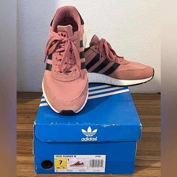 Women’s Adidas Iniki Runner Boost Raw Pink Core Black & White Size 7 - Picture 2 of 8